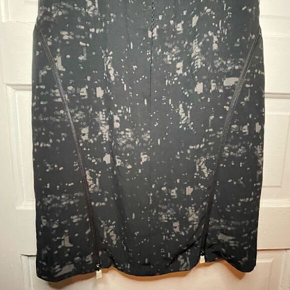 Ellie Tahari Sexy Body Hugging Dress w/ Functional Zippers & Net V Neck - Picture 9 of 12